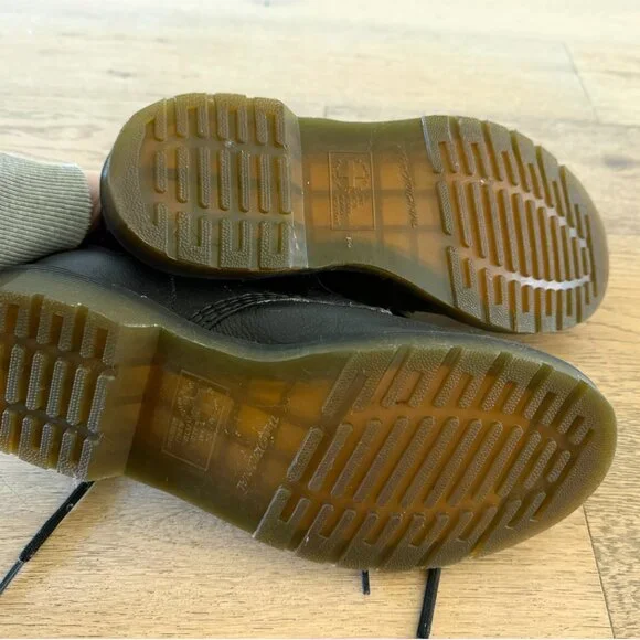 Dr. Martens Pascal Black Leather Lace-Up Boots - Size 9 (Worn Once!) - Picture 4 of 4